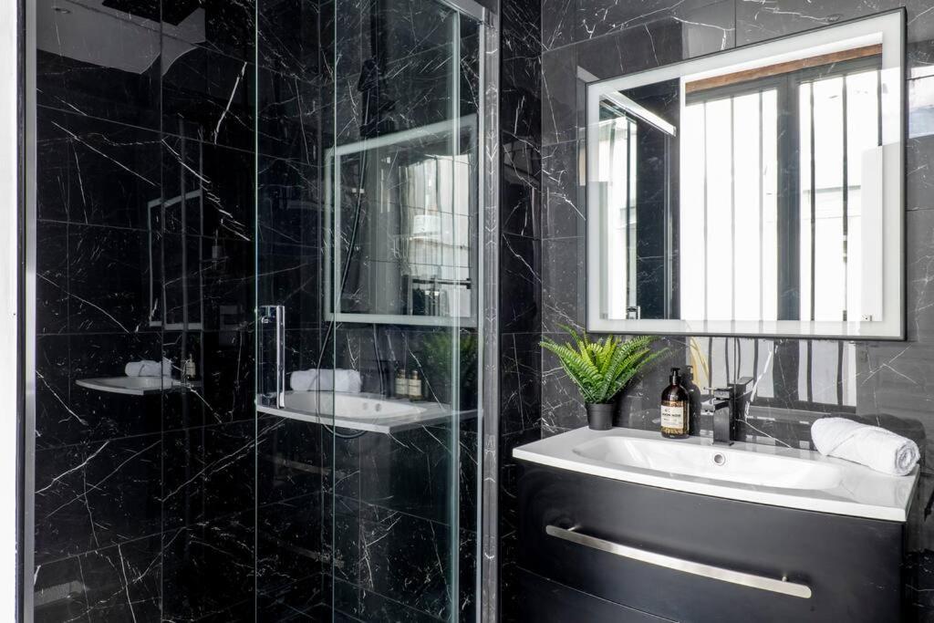 Gembnb Luxury Apartments - Residence Aqueduc ปารีส ภายนอก รูปภาพ